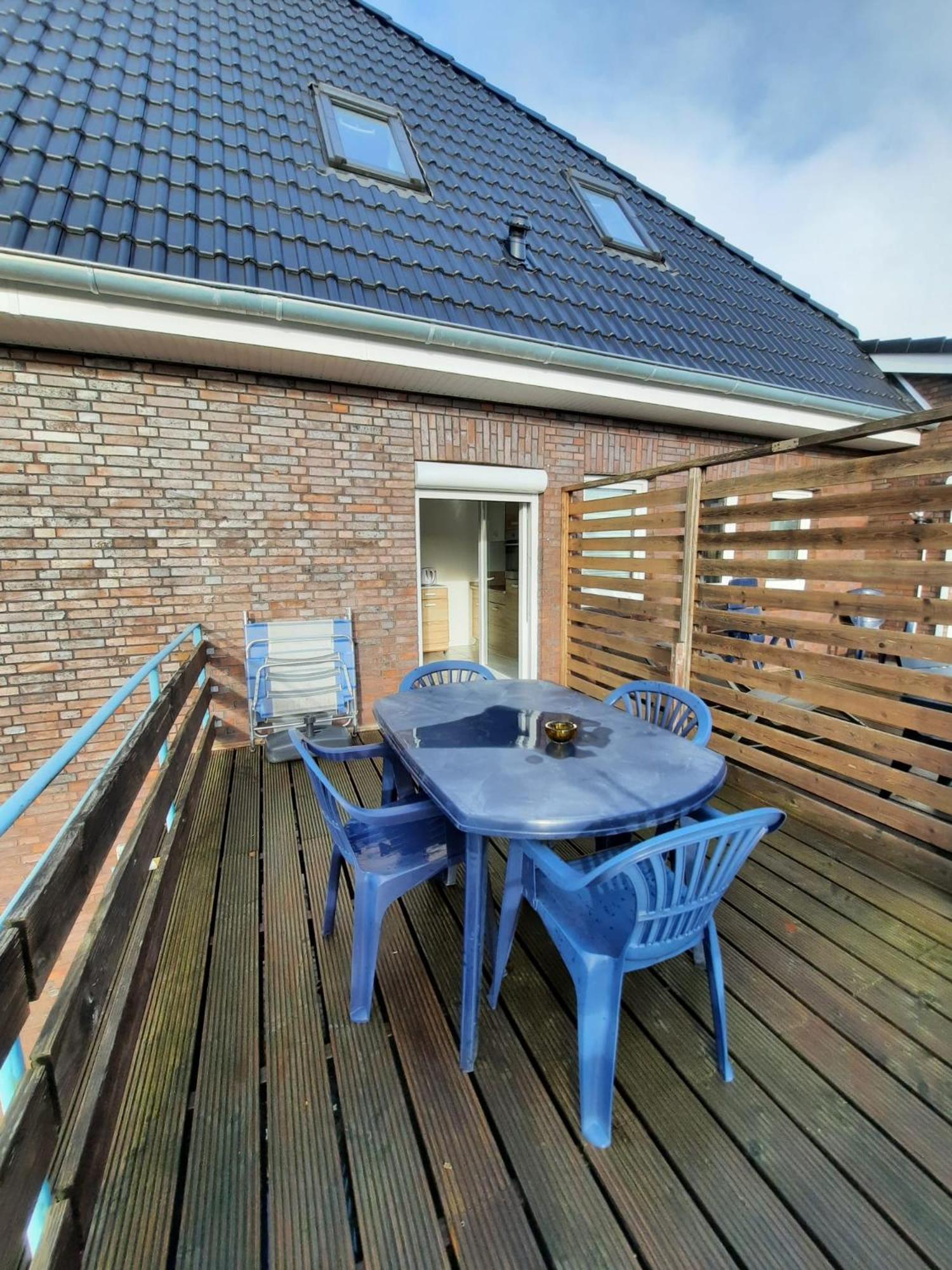 Große Familienfreundliche Mit Balkon * Schortens